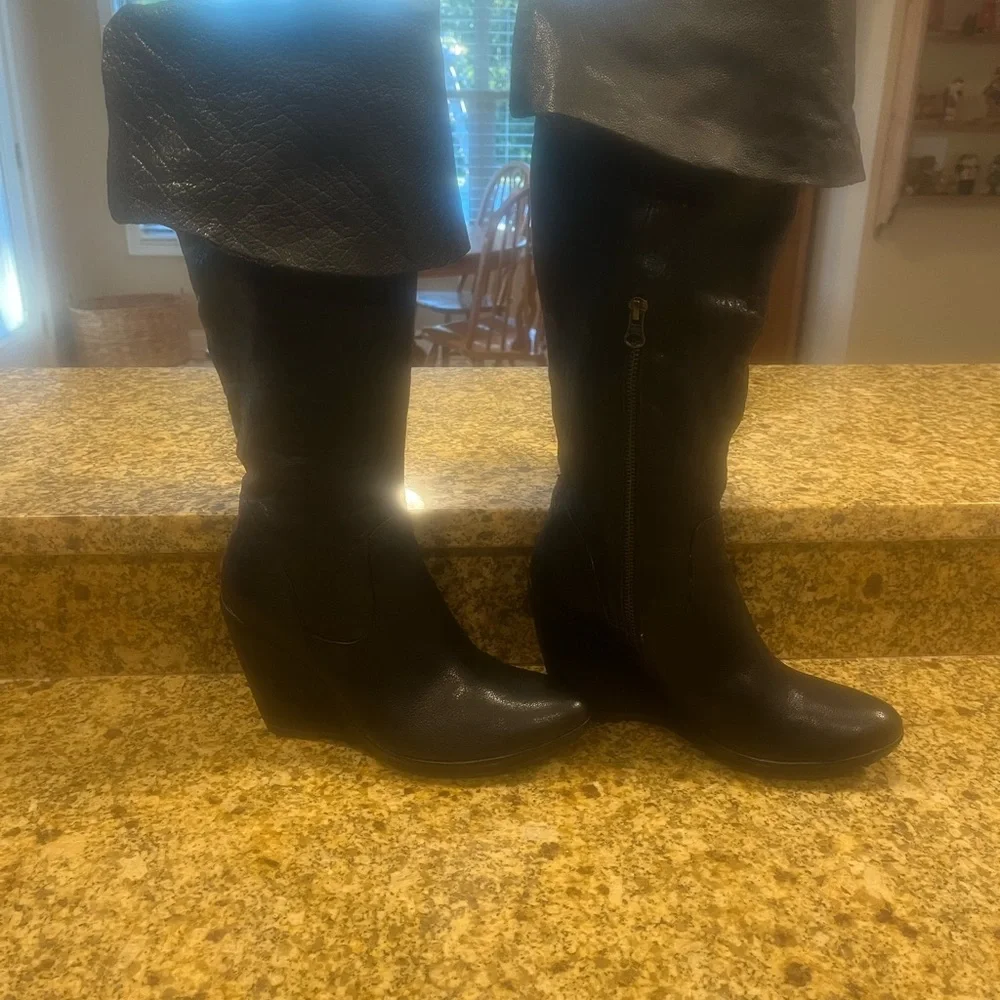 Kork-Ease Adrianne Black leather high knee Tall Fold over wedge boots size 8.5